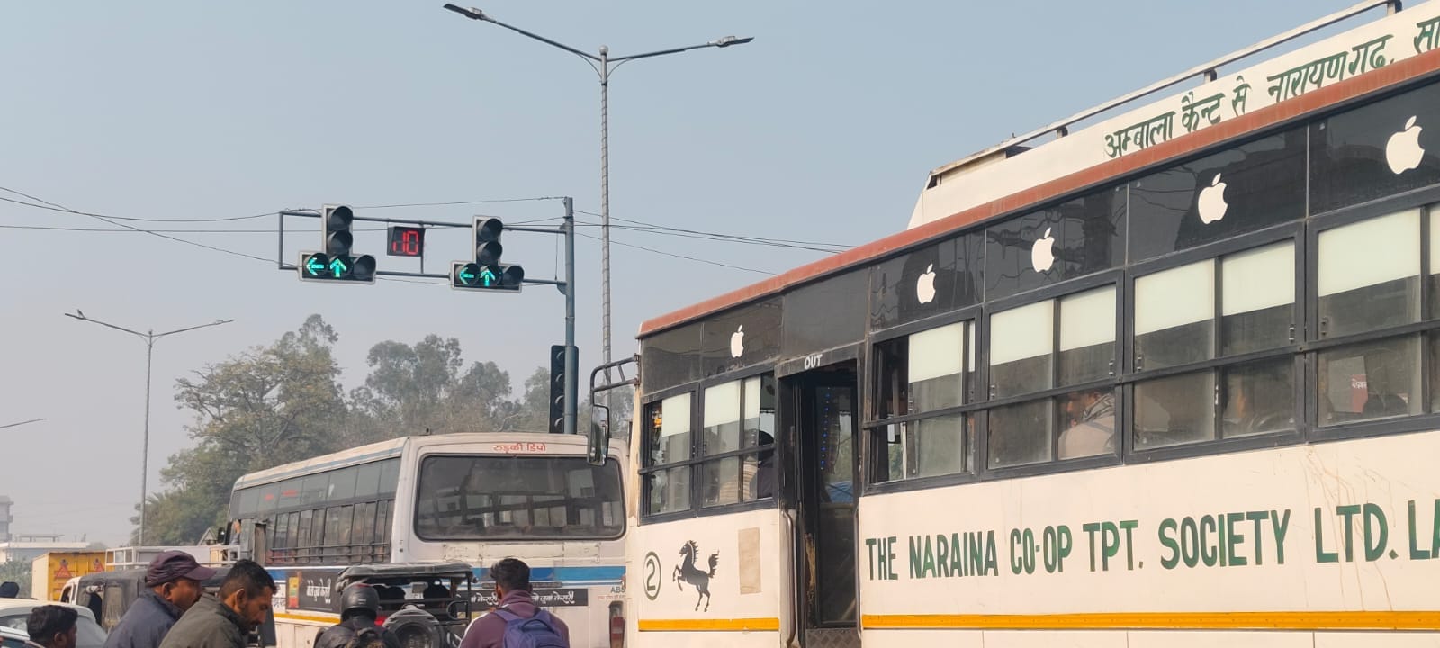 अंबाला-जगाधरी हाईवे पर लगी ट्रैफिक लाइटों की गिनती ़171 तक पहुंची: संवाद अंबाला-जगाधरी हाईवे पर लगी ट्रैफिक लाइटों की गिनती ़171 तक पहुंची: संवाद