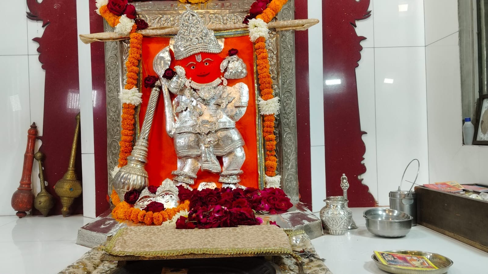 उज्जैन मे अब मचेगी हनुमान अष्टमी की धूम, अखंड रामायण व रामचरित मानस के साथ नोटों से होगा बाबा  