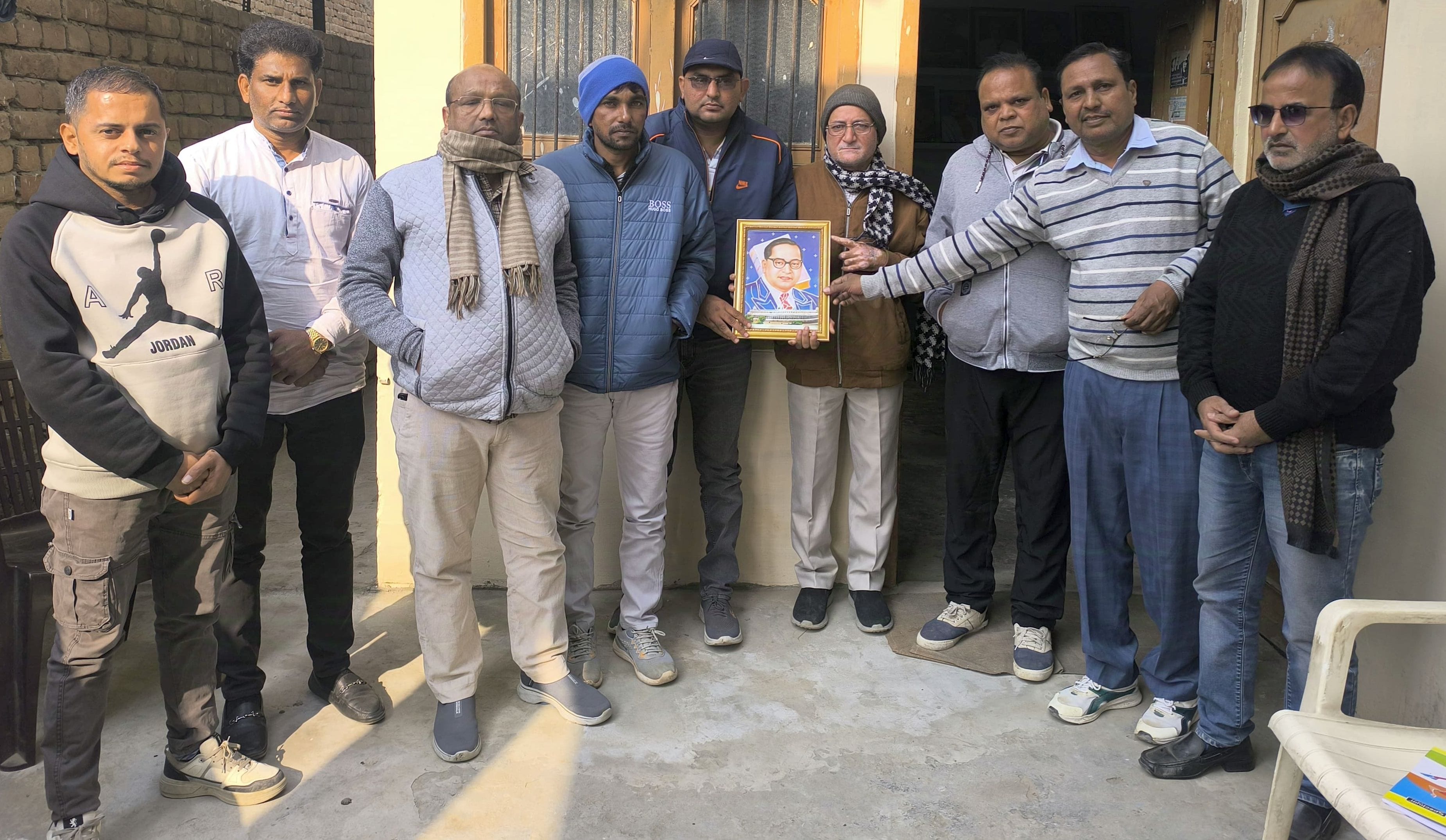22जेएनडी03: शिव कालोनी स्थित अक्षर भवन में बैठक करते हुए जनवादी लेखक संघ के सदस्य। 22जेएनडी03: शिव कालोनी स्थित अक्षर भवन में बैठक करते हुए जनवादी लेखक संघ के सदस्य।