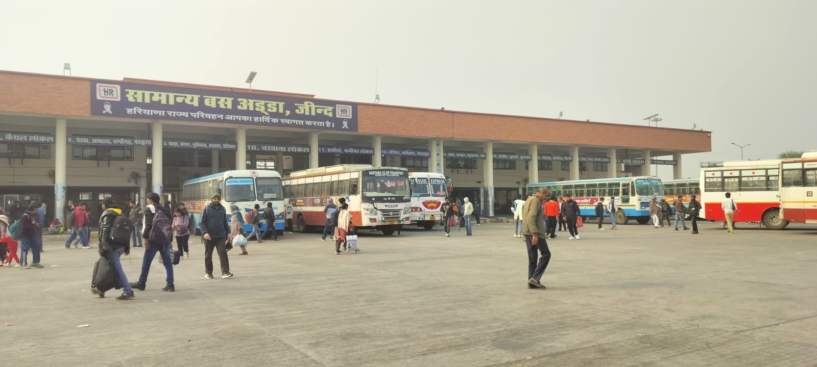 22जेएनडी27: शहर के बस अड्डे का फोटो जहां से बस शुरू होगी। संवाद