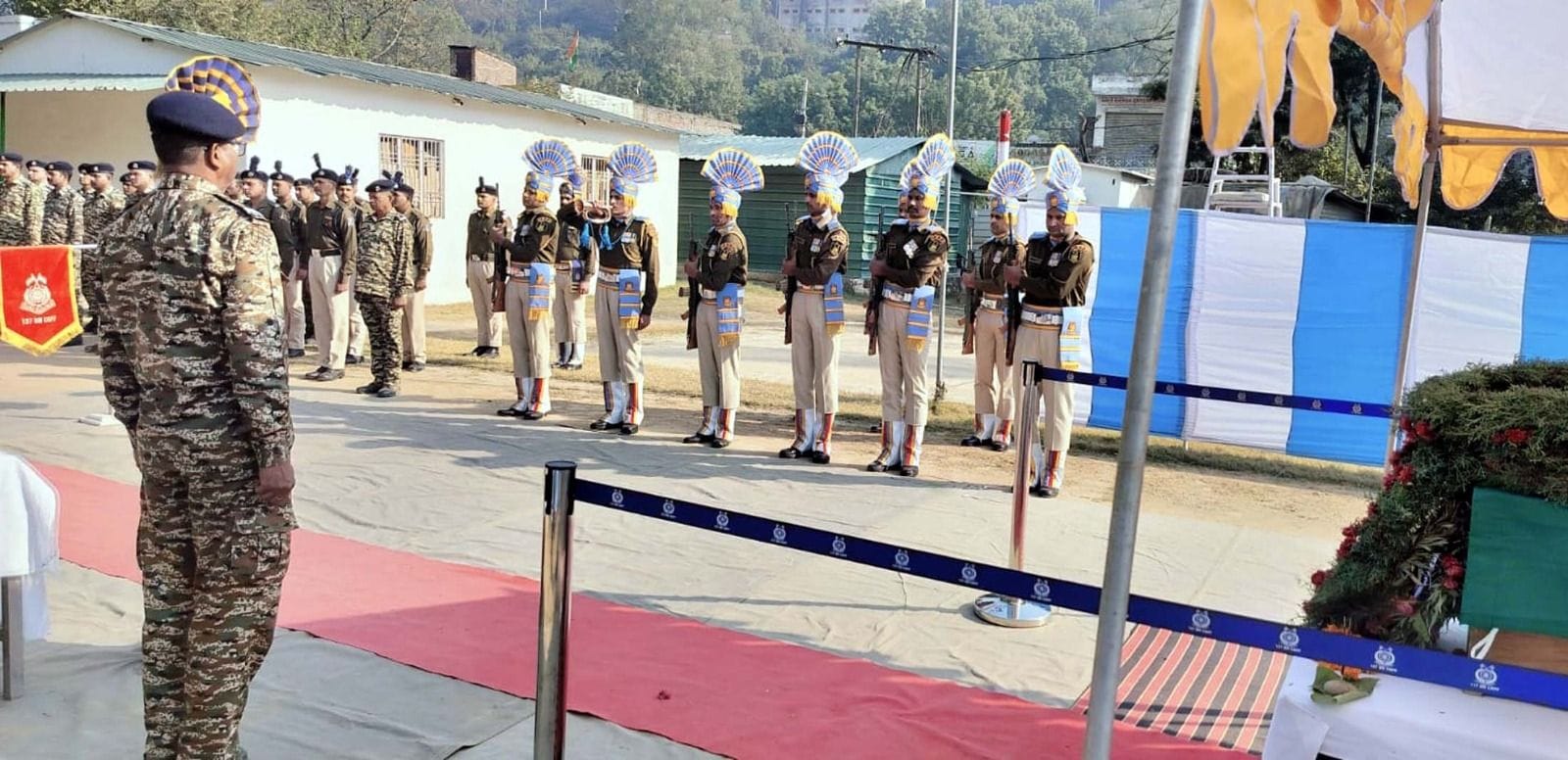 22जेएनडी04: शहीद नरेंद्र का फाइल फोटो। 22जेएनडी04: शहीद नरेंद्र का फाइल फोटो।