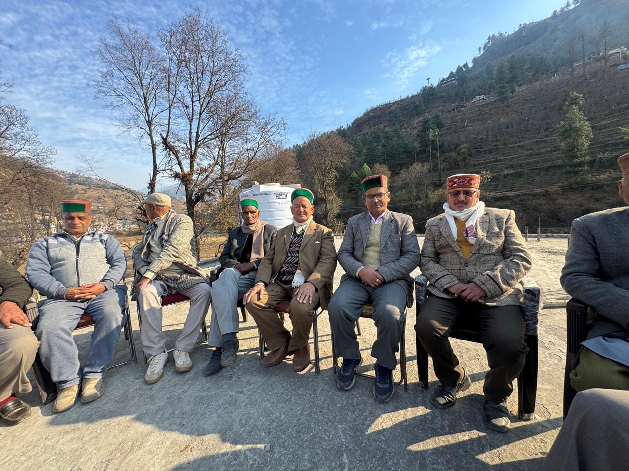 रोहडू में निर्माणाधीन ब्राह्मण सभा सामुदायिक भवन रोहडू में निर्माणाधीन ब्राह्मण सभा सामुदायिक भवन