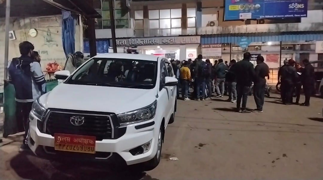जिला अस्पताल में हंगामा करते के विजुअल्स, परिजनों और एसपी की बाइट