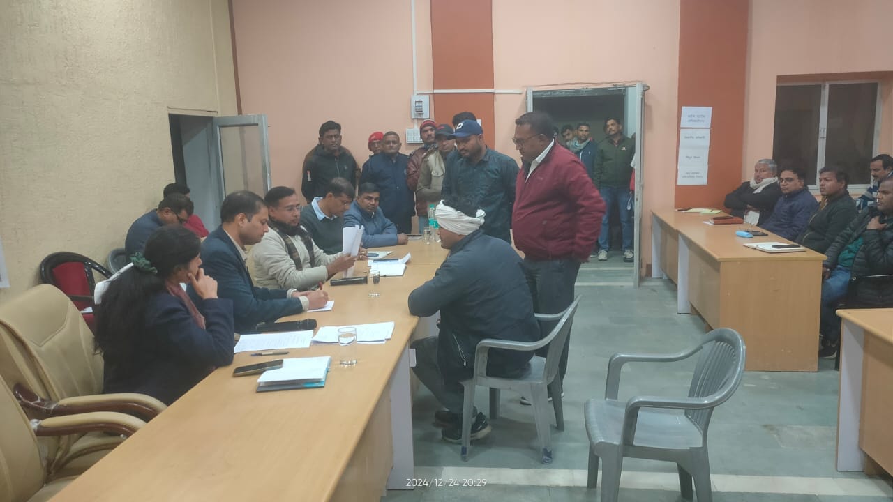 जिला कलक्टर ने पीसांगन में की रात्रि चौपाल