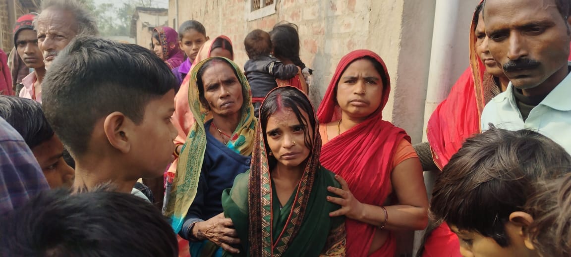 घटना के बाद रोते बिलखते परिजन