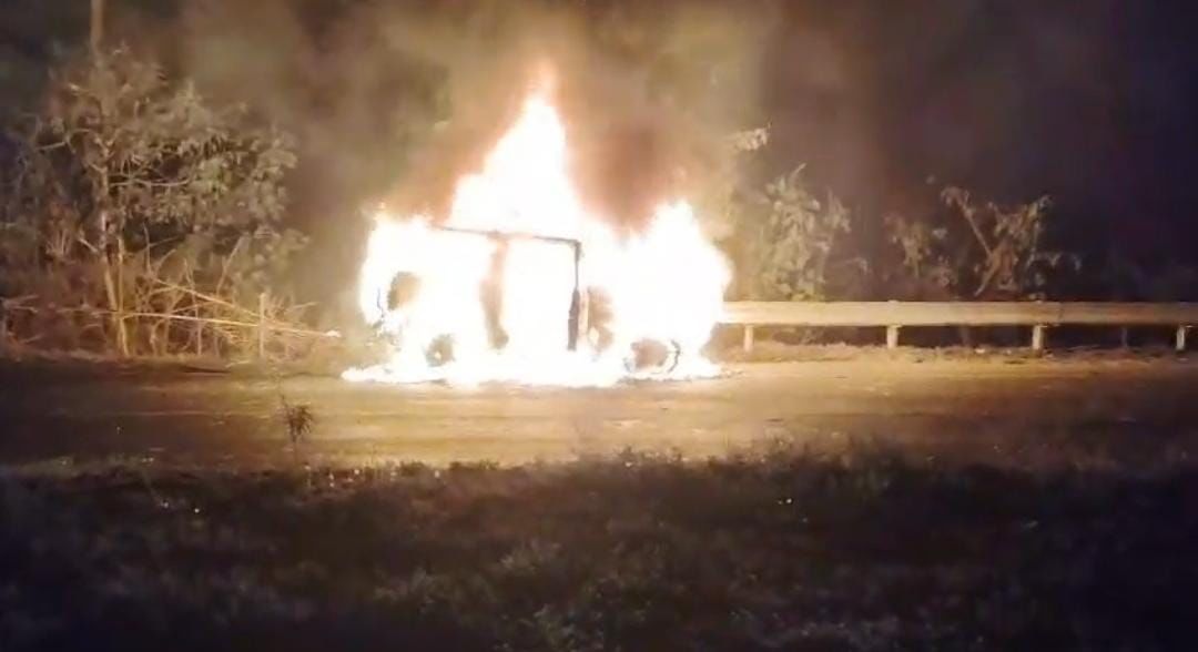 THAR SUV बनी आग का गोला