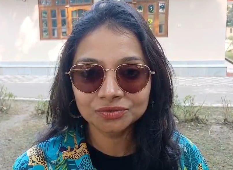 दुधवा पार्क के नकउहा नाले में धूप सेंकते मगरमच्छ। संवाद