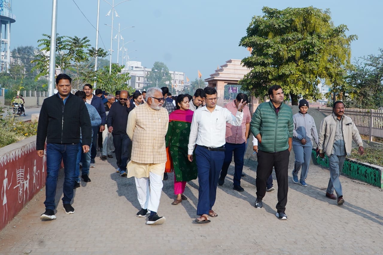 नववर्ष के लिए श्री महाकालेश्वर मंदिर मे शुरू हुई तैयारियां, कलेक्टर ने प्रशासनिक अधिकारियों के 