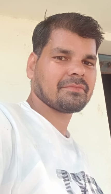 बीसलपुर के एक खेत में तैयार खड़ा पौध प्रजाति का गन्ना।संवाद बीसलपुर के एक खेत में तैयार खड़ा पौध प्रजाति का गन्ना।संवाद