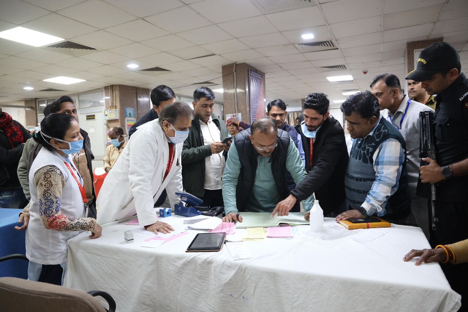 राजस्थान विधानसभा अध्यक्ष वासुदेव देवनानी ने किया जेएलएन अस्पताल का निरीक्षण