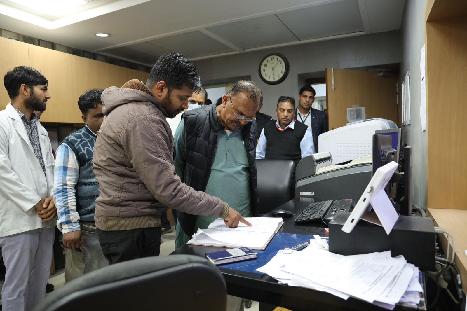 राजस्थान विधानसभा अध्यक्ष वासुदेव देवनानी ने किया जेएलएन अस्पताल का निरीक्षण