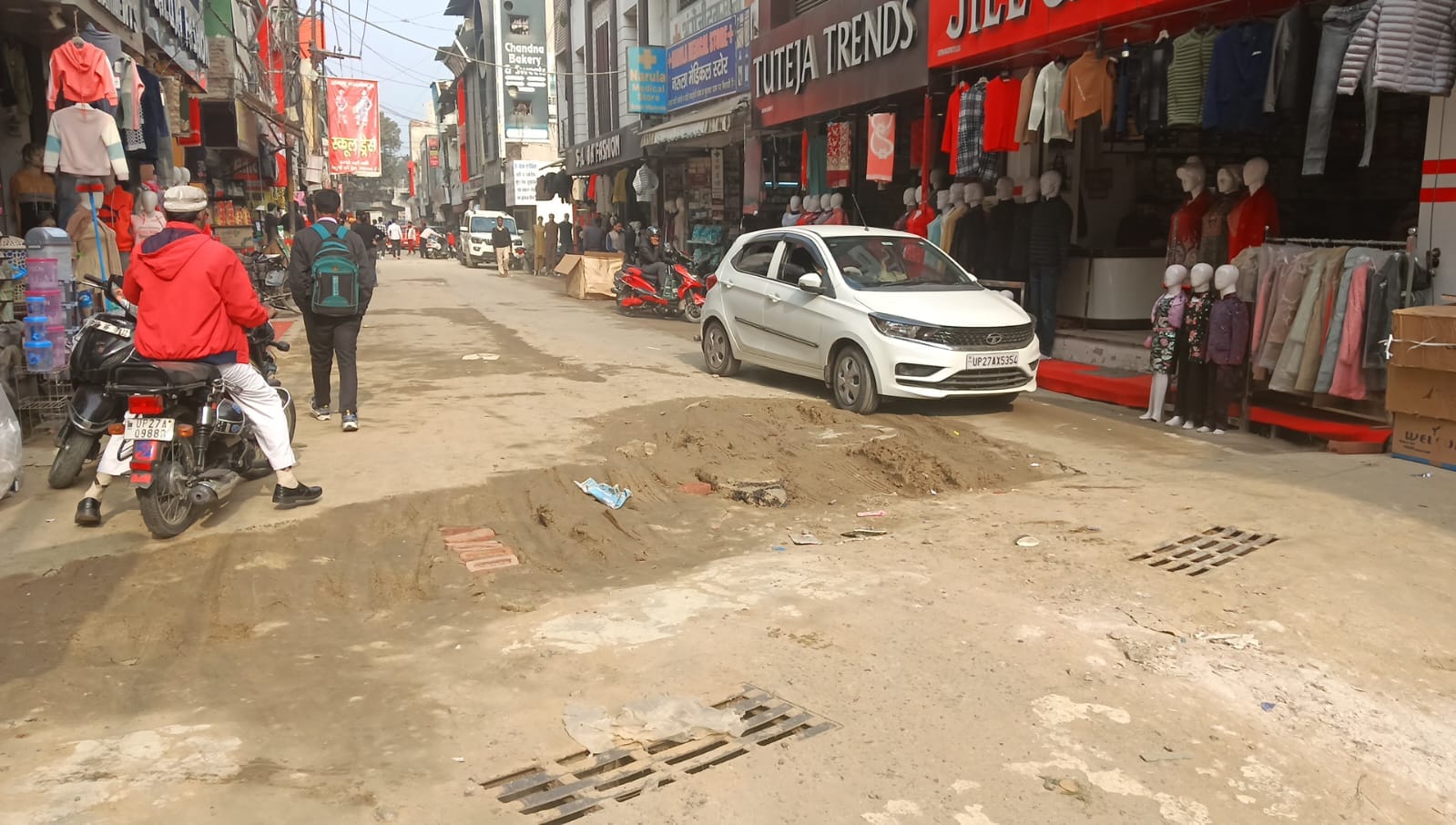 शहर के मोहल्ला चौभुर्जी से मालखाना मोड़ वाली रोड की ओर जाने वाली गली में सीवर कनेक्शन के लिए खो शहर के मोहल्ला चौभुर्जी से मालखाना मोड़ वाली रोड की ओर जाने वाली गली में सीवर कनेक्शन के लिए खो