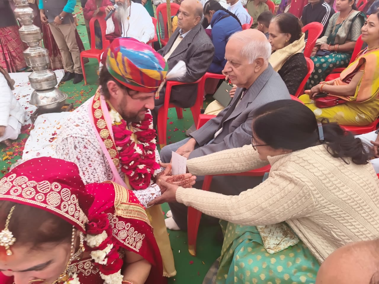 विदेश से तीन युगल उज्जैन मे आकर सनातन हिंदू रीति संस्कार से किया विवाह