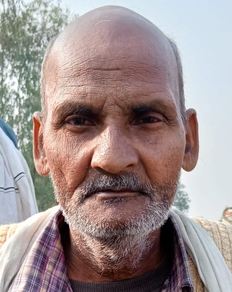 कलान के रहीमादासपुर में रास्ता कच्चा होने के कारण लोगाें को दिक्कत का सामना करना पड़ता है। संवा