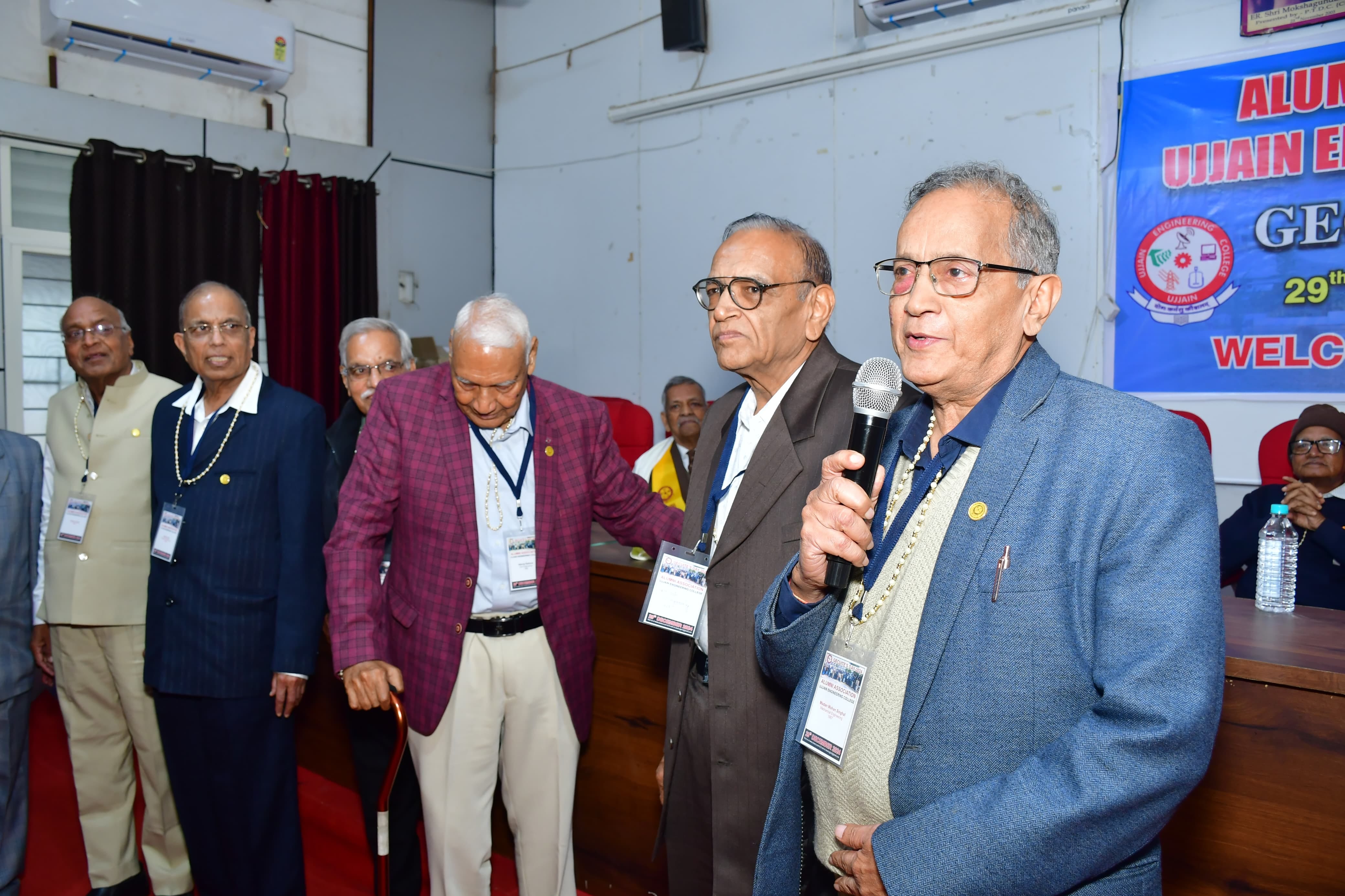 गेस्यूटाईट दिवस - उज्जैन मे जुटे आस्ट्रेलिया, जर्मनी, नार्वे सहित देश विदेश से आए 100 से अधिक प गेस्यूटाईट दिवस - उज्जैन मे जुटे आस्ट्रेलिया, जर्मनी, नार्वे सहित देश विदेश से आए 100 से अधिक प