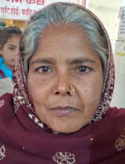 जिला अस्पताल की ओपीडी में लगी मरीजों की लाइन। संवाद जिला अस्पताल की ओपीडी में लगी मरीजों की लाइन। संवाद