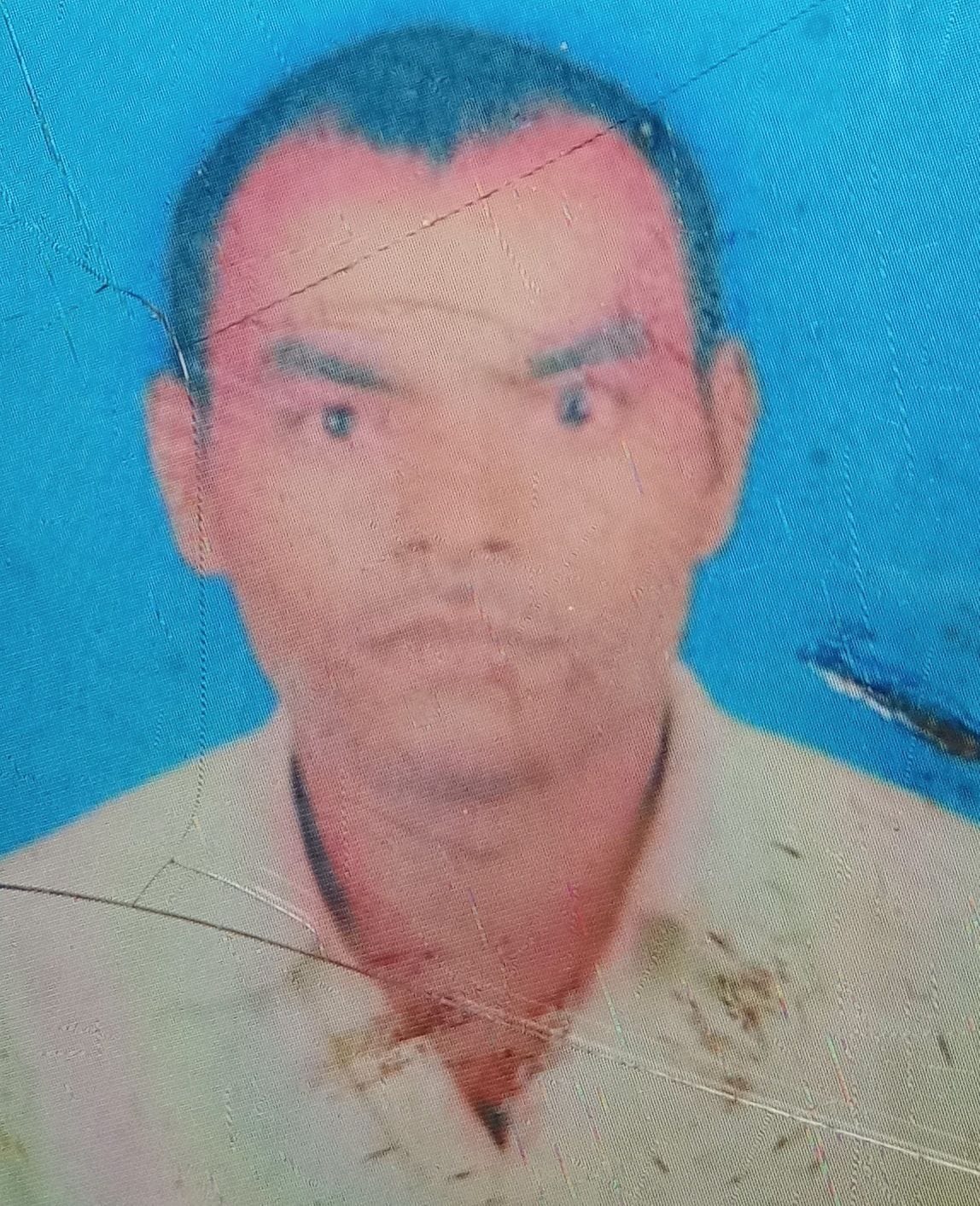 घटना की जानकारी देते मृत राकेश के भाई । घटना की जानकारी देते मृत राकेश के भाई ।