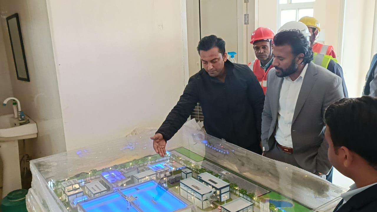 कैराना में सीवेज ट्रीटमेंट प्लांट का निरीक्षण करते डीएम अरविन्द्र कुमार चौहान-संवाद कैराना में सीवेज ट्रीटमेंट प्लांट का निरीक्षण करते डीएम अरविन्द्र कुमार चौहान-संवाद