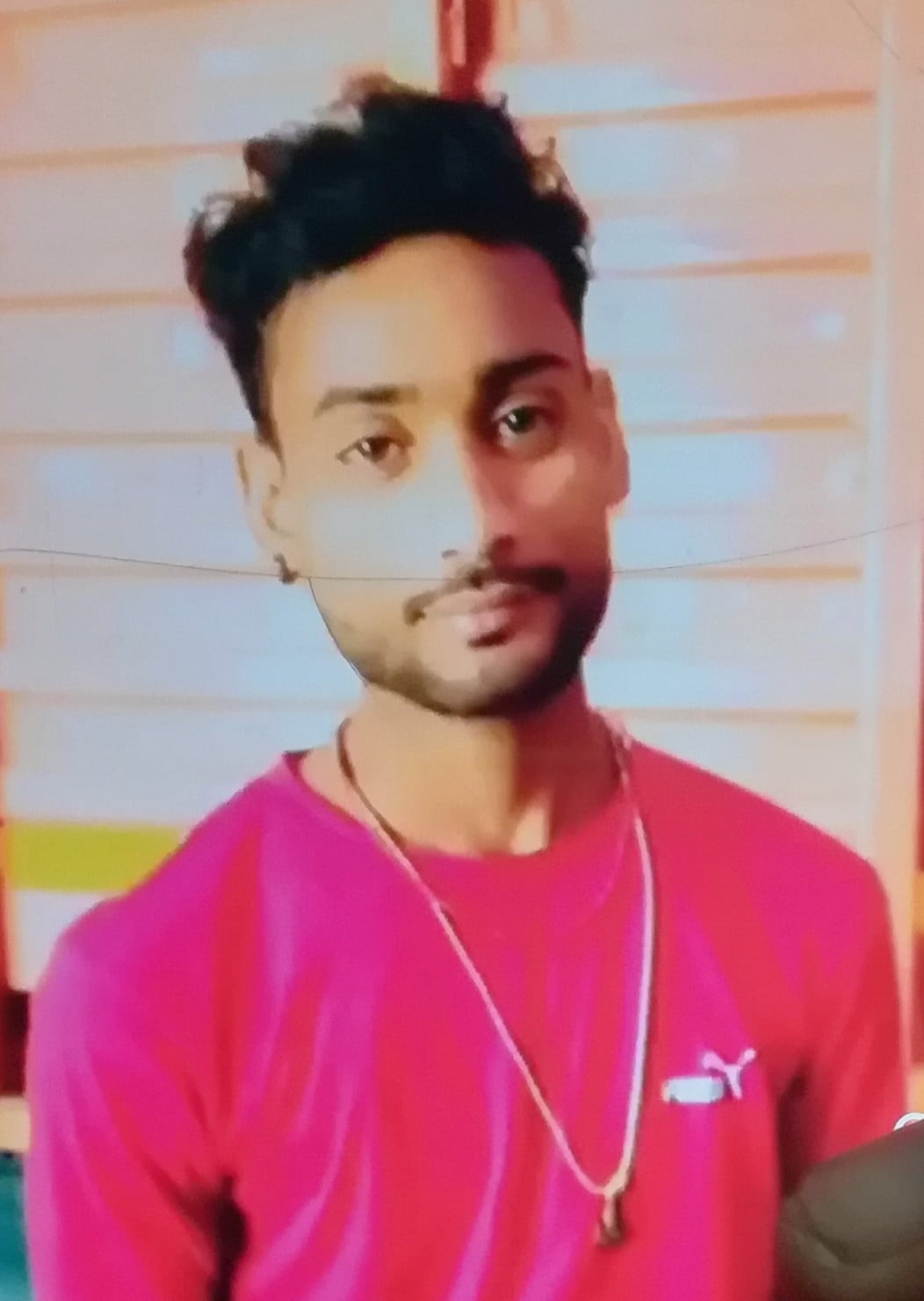 ट्रक की टक्कर से क्षतिग्रस्त ई रिक्शा। (मवाना) ट्रक की टक्कर से क्षतिग्रस्त ई रिक्शा। (मवाना)