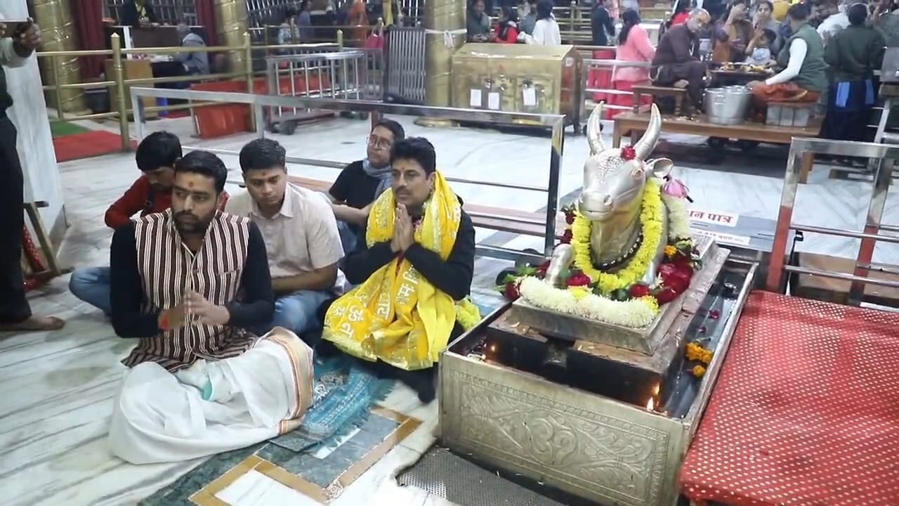 बाबा महाकाल के दर्शन कर बोले कवि शैलेश लोढ़ा - हम भाग्यशाली हैं जिन्हें बाबा महाकाल ने दर्शनों 
