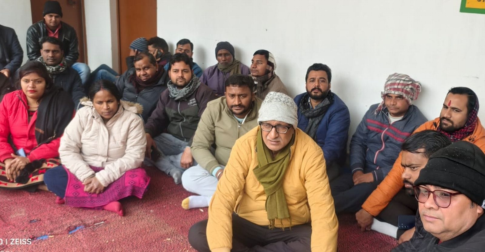 बिल्सी तहसील में प्रदर्शन करते लेखपाल। संवाद बिल्सी तहसील में प्रदर्शन करते लेखपाल। संवाद