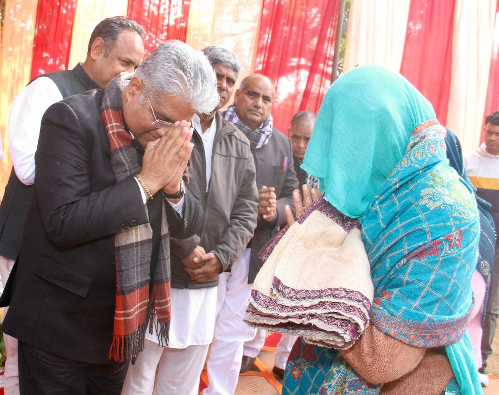 शहीद कंवरपाल की प्रतिमा का अनावरण