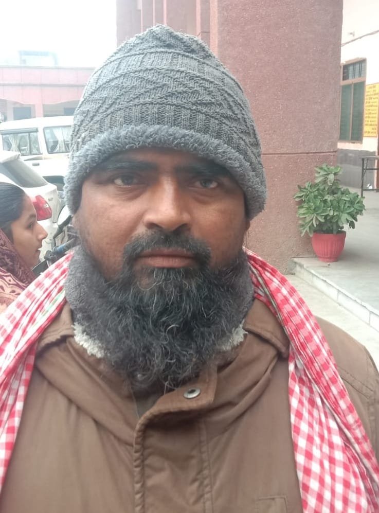 पूरनपुर तहसील में आधार कार्ड संशोधन शुरू न होने के विरोध में हंगामा करती महिलाएं।संवाद पूरनपुर तहसील में आधार कार्ड संशोधन शुरू न होने के विरोध में हंगामा करती महिलाएं।संवाद
