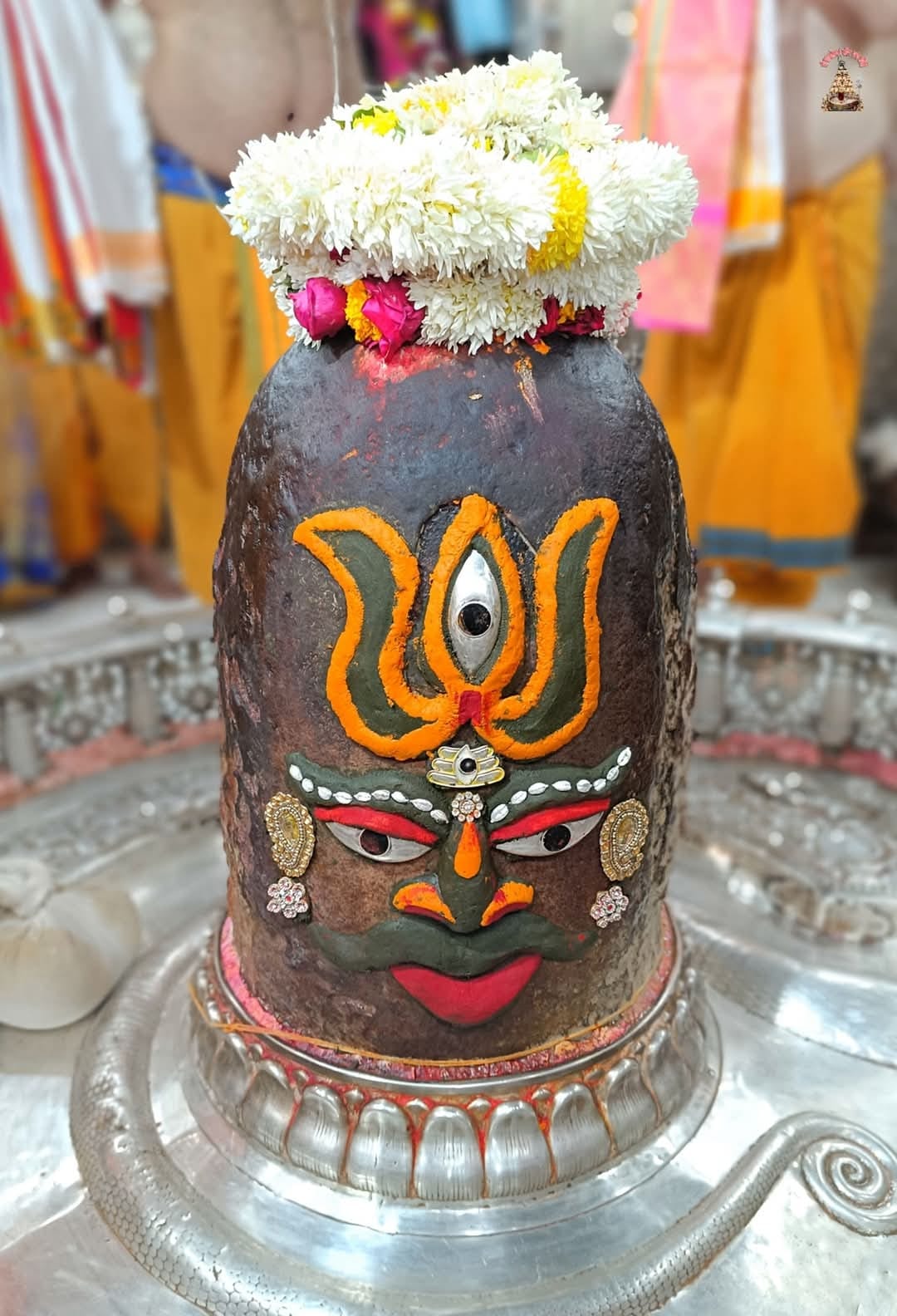 त्रिशूल, रुद्राक्ष की माला और त्रिपुंड भस्म आरती मे आज कुछ ऐसे श्रृंगारित हुए बाबा महाकाल....खु त्रिशूल, रुद्राक्ष की माला और त्रिपुंड भस्म आरती मे आज कुछ ऐसे श्रृंगारित हुए बाबा महाकाल....खु