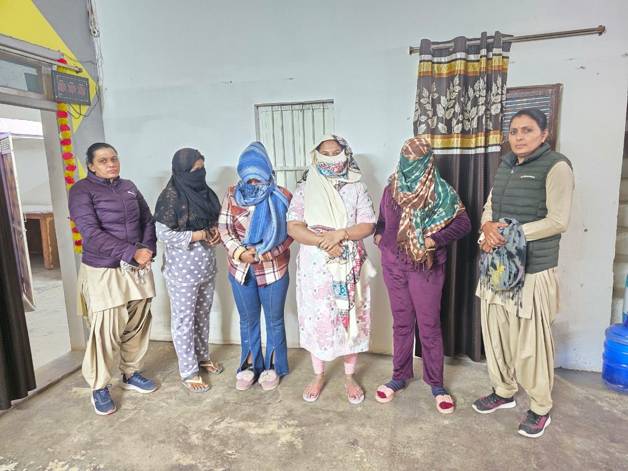 जालोर भीनमाल में पुलिस की स्पा सेंटर पर कार्रवाई,स्पा की आड़ में संदिग्ध गतिविधियों में लिप्त चा