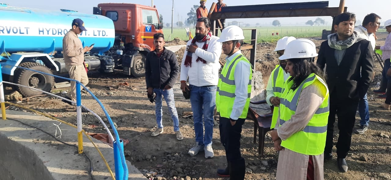 शिप्रा को स्वच्छ व अविरल करेगी कान्ह क्लोज़ डक्ट परियोजना, कलेक्टर ने बामोरा टनल में उतरकर निर्