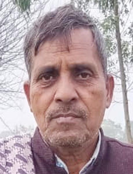 मुजरिया के गांव जिजाहट की गोशाला पर प्रदर्शन करते ग्रामीण। संवाद