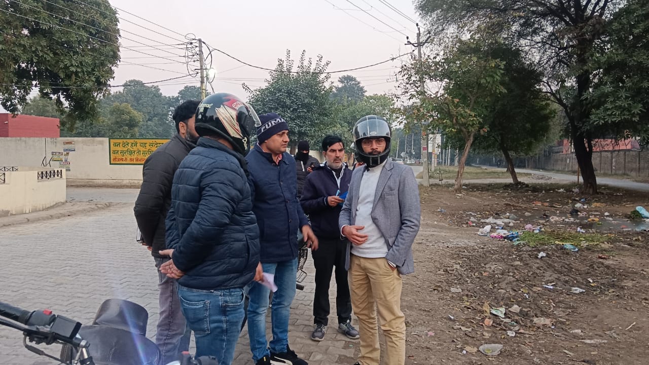 कुरुक्षेत्र। सेक्टर 17 में सफाई व्यवस्था का दौरा करती उपायुक्त नेहा सिंह। संवाद कुरुक्षेत्र। सेक्टर 17 में सफाई व्यवस्था का दौरा करती उपायुक्त नेहा सिंह। संवाद