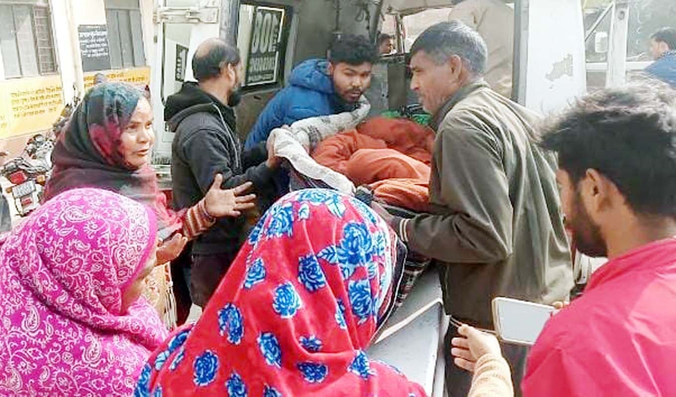 खुटार के गांव नरौठा देवीदास में मारपीट में घायल अनुज। संवाद खुटार के गांव नरौठा देवीदास में मारपीट में घायल अनुज। संवाद
