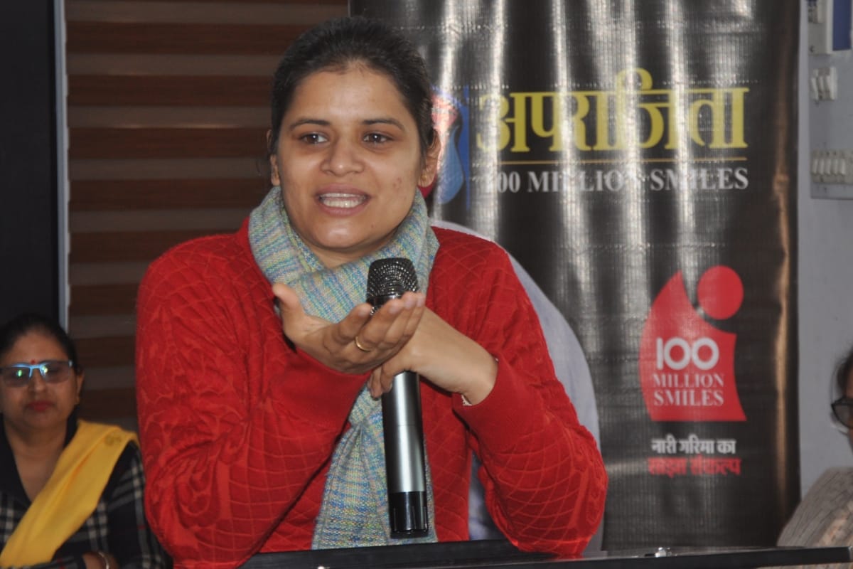 धर्मशाला की आईटीआई दाड़ी में अमर उजाला के अपराजिता कार्यक्रम में उपस्थित प्रशिक्षु छात्राएं। धर्मशाला की आईटीआई दाड़ी में अमर उजाला के अपराजिता कार्यक्रम में उपस्थित प्रशिक्षु छात्राएं।