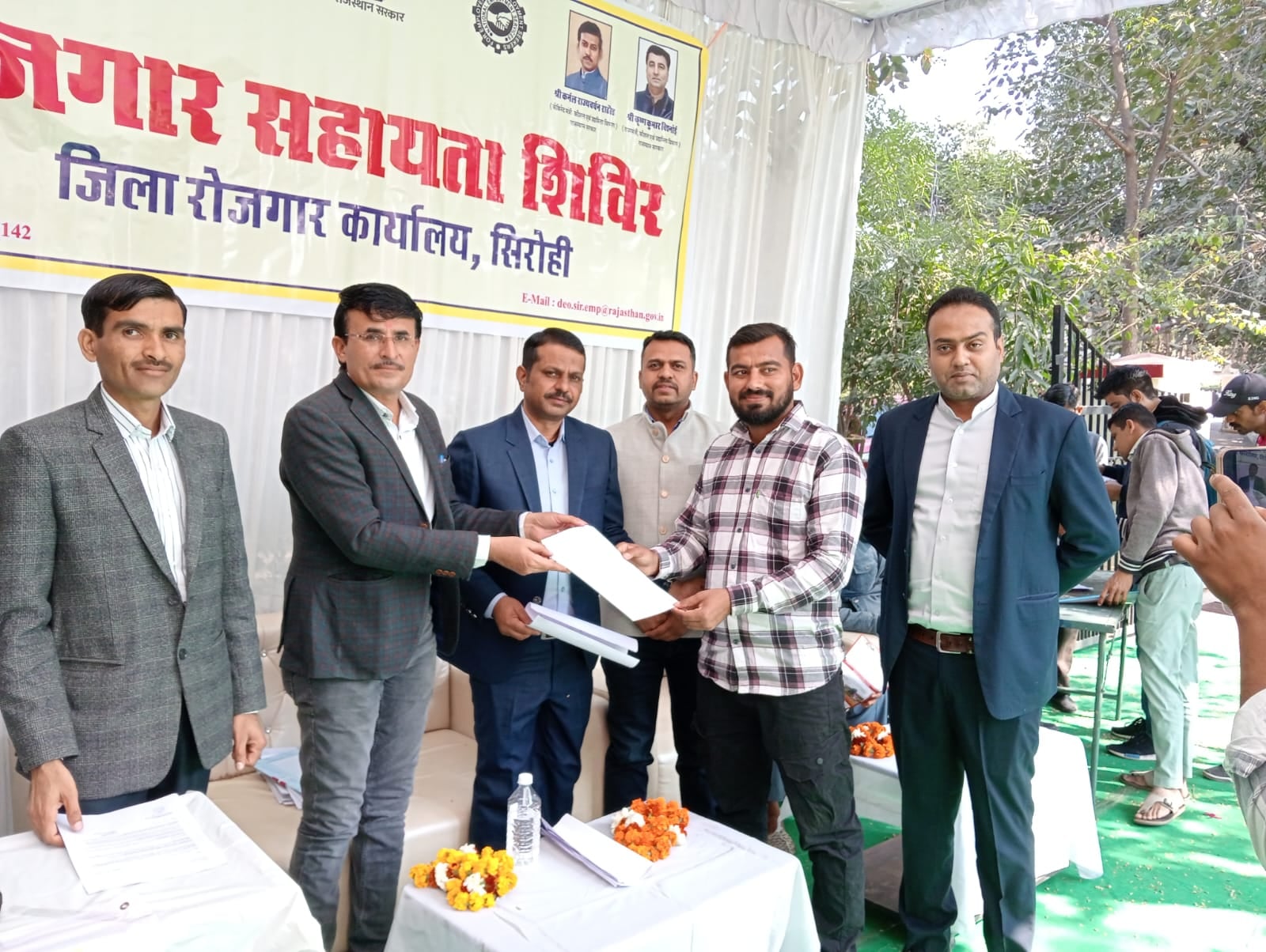 सिरोही। रोजगार सहायता शिविर में 225 का रोजगार एवं 50 का अप्रेंटिसशिप के लिए प्रारम्भिक चयन हुआ।