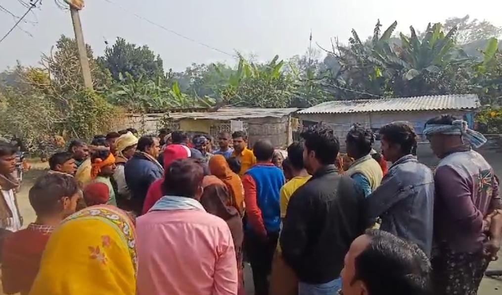 20 साल बाद पहुंचा अपने गांव खूब हाइ वोल्टेज ड्रामा 20 साल बाद पहुंचा अपने गांव खूब हाइ वोल्टेज ड्रामा