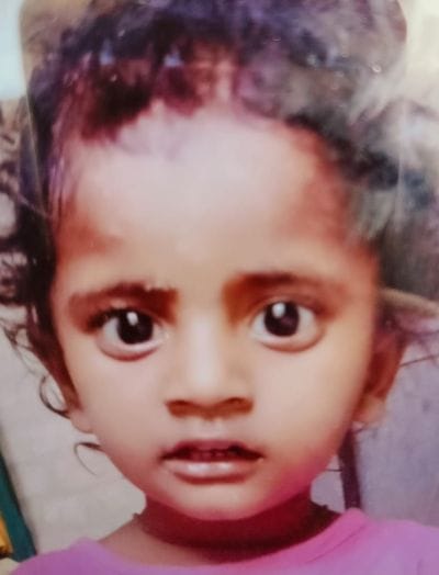 अलापुर के हयातनगर में विलाप करते मृतकों के परिजन। संवाद अलापुर के हयातनगर में विलाप करते मृतकों के परिजन। संवाद