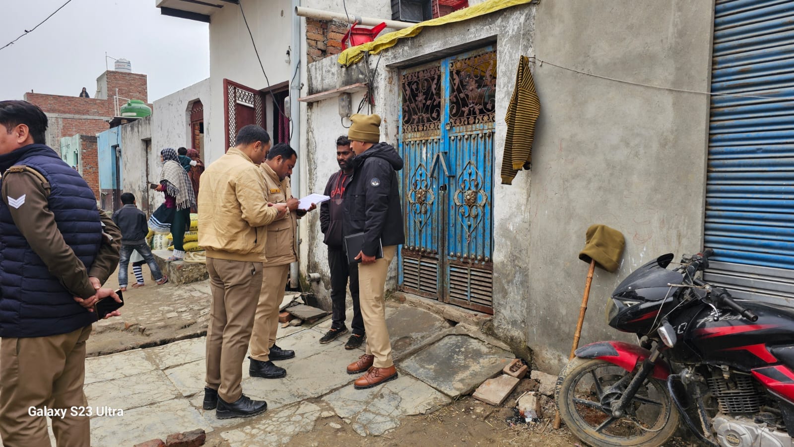 लिसाड़ी गेट थाना क्षेत्र अंतर्गत सुहेल गार्डन, समर गार्डन शाहजहां आदि कॉलोनी में पुलिस किराएदार लिसाड़ी गेट थाना क्षेत्र अंतर्गत सुहेल गार्डन, समर गार्डन शाहजहां आदि कॉलोनी में पुलिस किराएदार