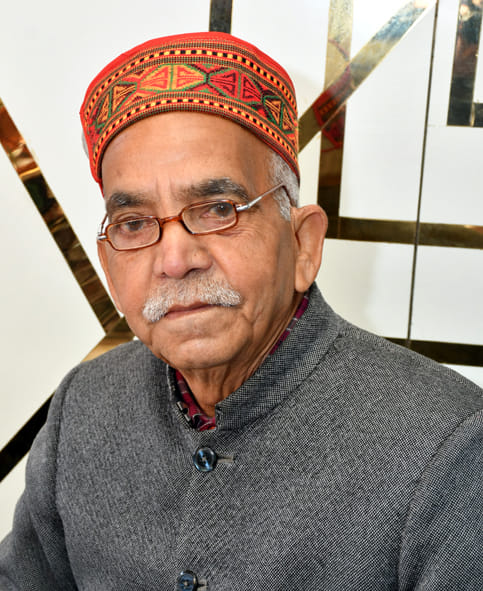 हमीरपुर में कपड़ा व्यापारियों की दुकानों में उमड़ी भीड़। स्रोत : संवाद हमीरपुर में कपड़ा व्यापारियों की दुकानों में उमड़ी भीड़। स्रोत : संवाद