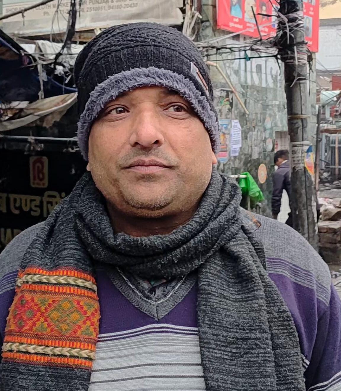 दुकानदार नरेंद्र सिंह दुकानदार नरेंद्र सिंह