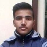 कड़ा के बाजार घाट के समीप गंगा में मिले ऋषभ मिश्रा का शव लेकर जाती पुलिस। संवाद कड़ा के बाजार घाट के समीप गंगा में मिले ऋषभ मिश्रा का शव लेकर जाती पुलिस। संवाद