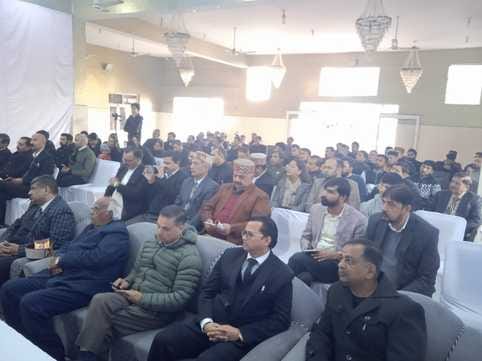 नाहन में अधिवक्ता परिषद द्वारा आयोजित कार्यक्रम में उपस्थित उच्च न्यायलय के न्यायधीश वीरेंद्