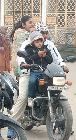 पीलीभीत में मंगलवार की सुबह आसमान में छाया घना कोहरा।संवाद