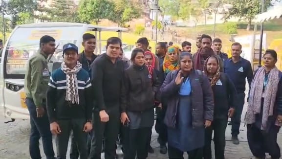 कलेक्टर और एडिशनल एसपी को की शिकायत...