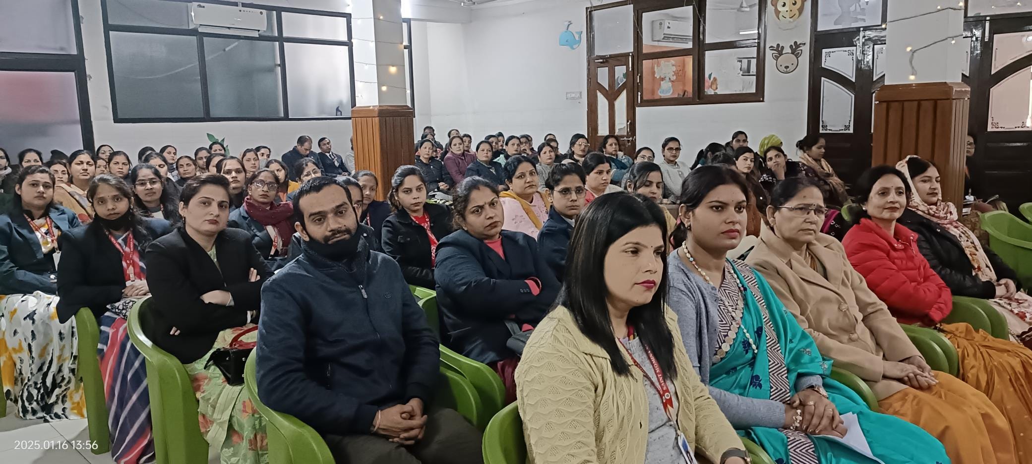 सेंट मोमिना स्कूल में आयोजित अमर उजाला संवाद में शिक्षकों से बात करते बीएसए व डीआईओएस। संवाद सेंट मोमिना स्कूल में आयोजित अमर उजाला संवाद में शिक्षकों से बात करते बीएसए व डीआईओएस। संवाद