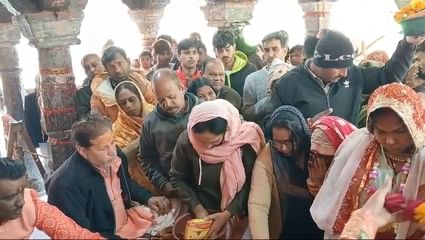 संकट चतुर्थी पर गणेश मंदिरों में लगी भक्तों की भारी भीड़, सौभाग्य और संतान की लंबी उम्र की कामन