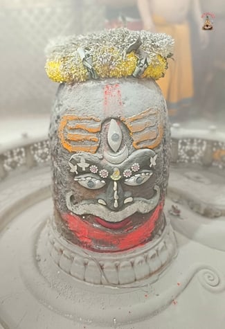 आज की भस्म आरती...पंचामृत पूजन के बाद महाकाल ने रमाई भस्म गूंज उठा जय श्री महाकाल