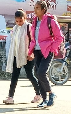 पीलीभीत में शुक्रवार को सुबह से ही आसमान में खिली रही धूप।संवाद पीलीभीत में शुक्रवार को सुबह से ही आसमान में खिली रही धूप।संवाद