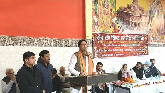 शहर के मोहल्ला केवलपुरी में मकान में लगी आग से जली स्कूटी। स्त्रोत वीडियो ग्रैब