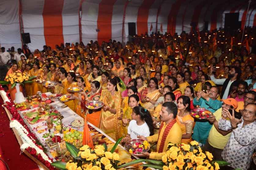 अयोध्या के श्री राम मंदिर प्रतिष्ठा महोत्सव की धूम उज्जैन मे मची, केसरिया ध्वज एवं सेकड़ो दीपो स अयोध्या के श्री राम मंदिर प्रतिष्ठा महोत्सव की धूम उज्जैन मे मची, केसरिया ध्वज एवं सेकड़ो दीपो स